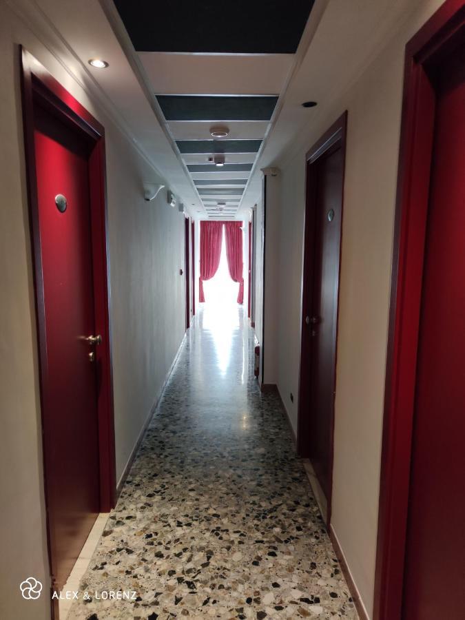Alex & Lorenz Hotel Torvaianica Εξωτερικό φωτογραφία