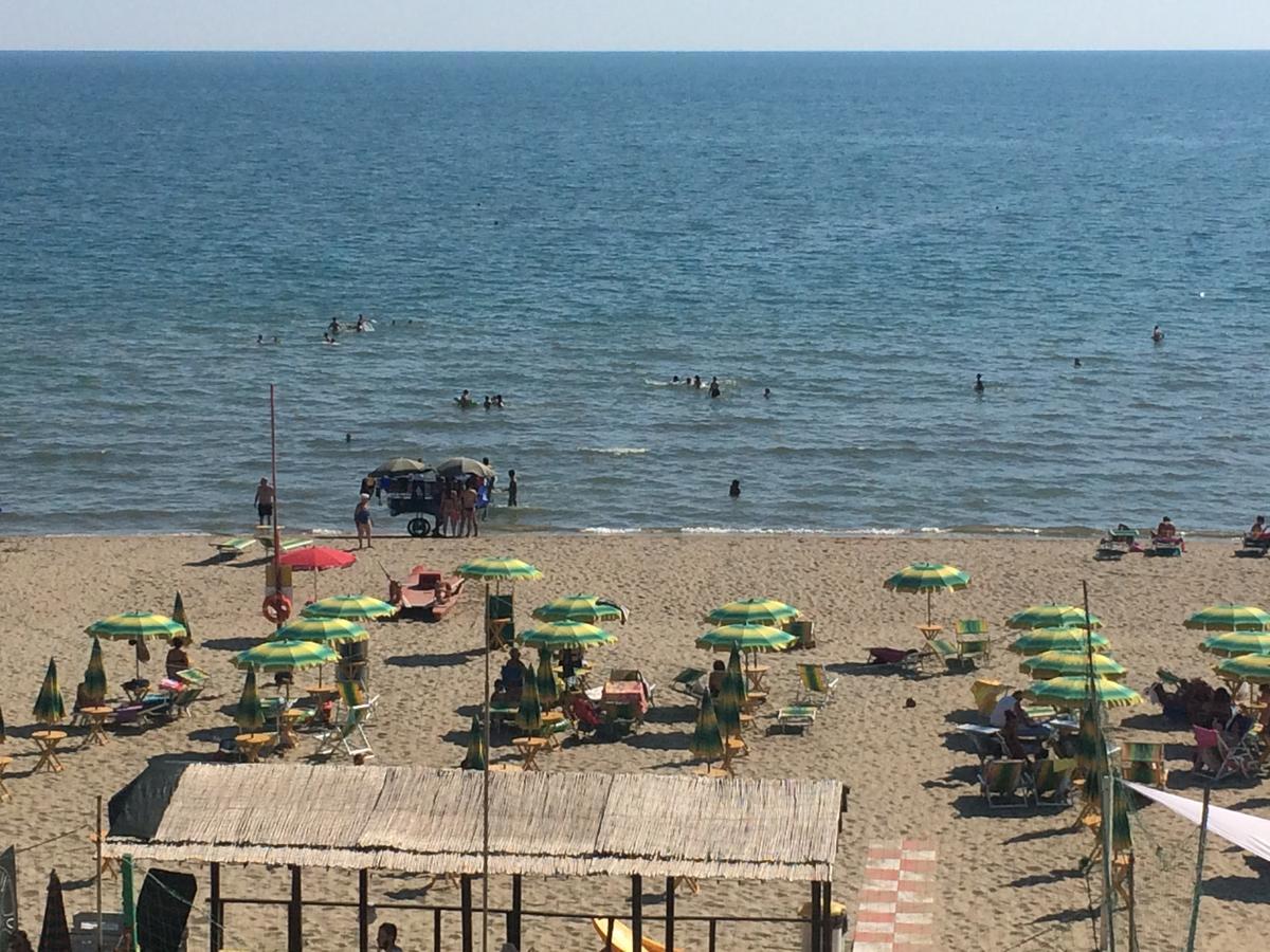 Alex & Lorenz Hotel Torvaianica Εξωτερικό φωτογραφία