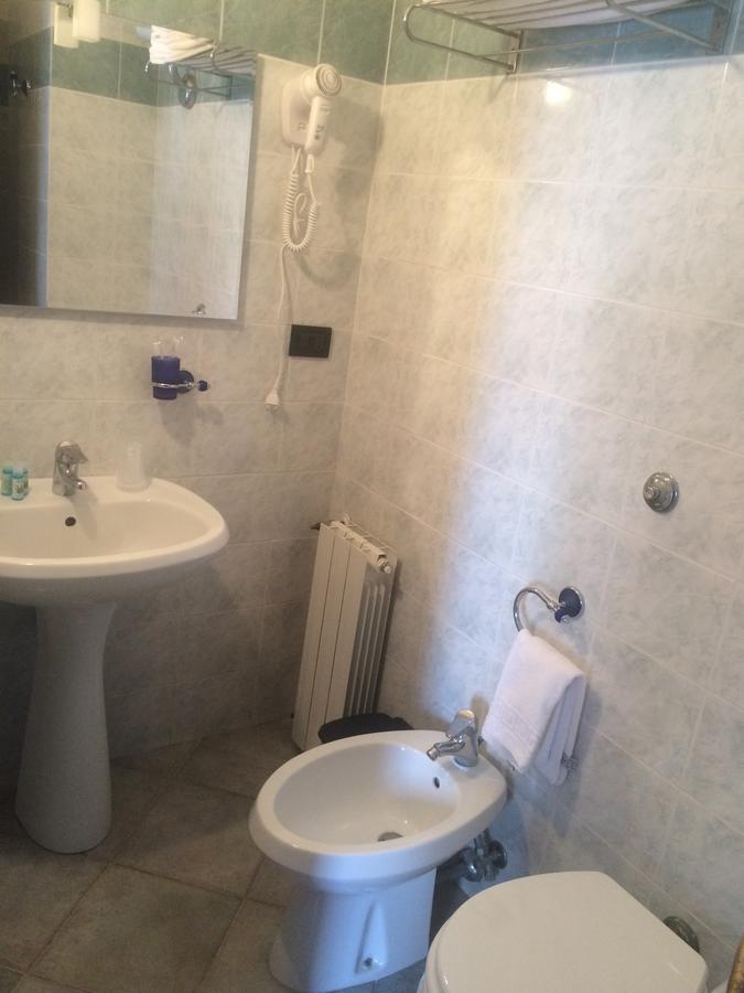 Alex & Lorenz Hotel Torvaianica Εξωτερικό φωτογραφία
