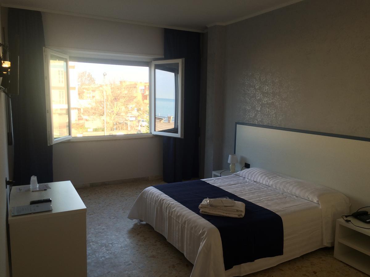 Alex & Lorenz Hotel Torvaianica Εξωτερικό φωτογραφία