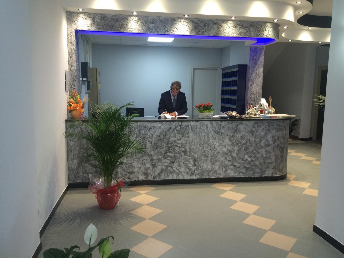 Alex & Lorenz Hotel Torvaianica Εξωτερικό φωτογραφία