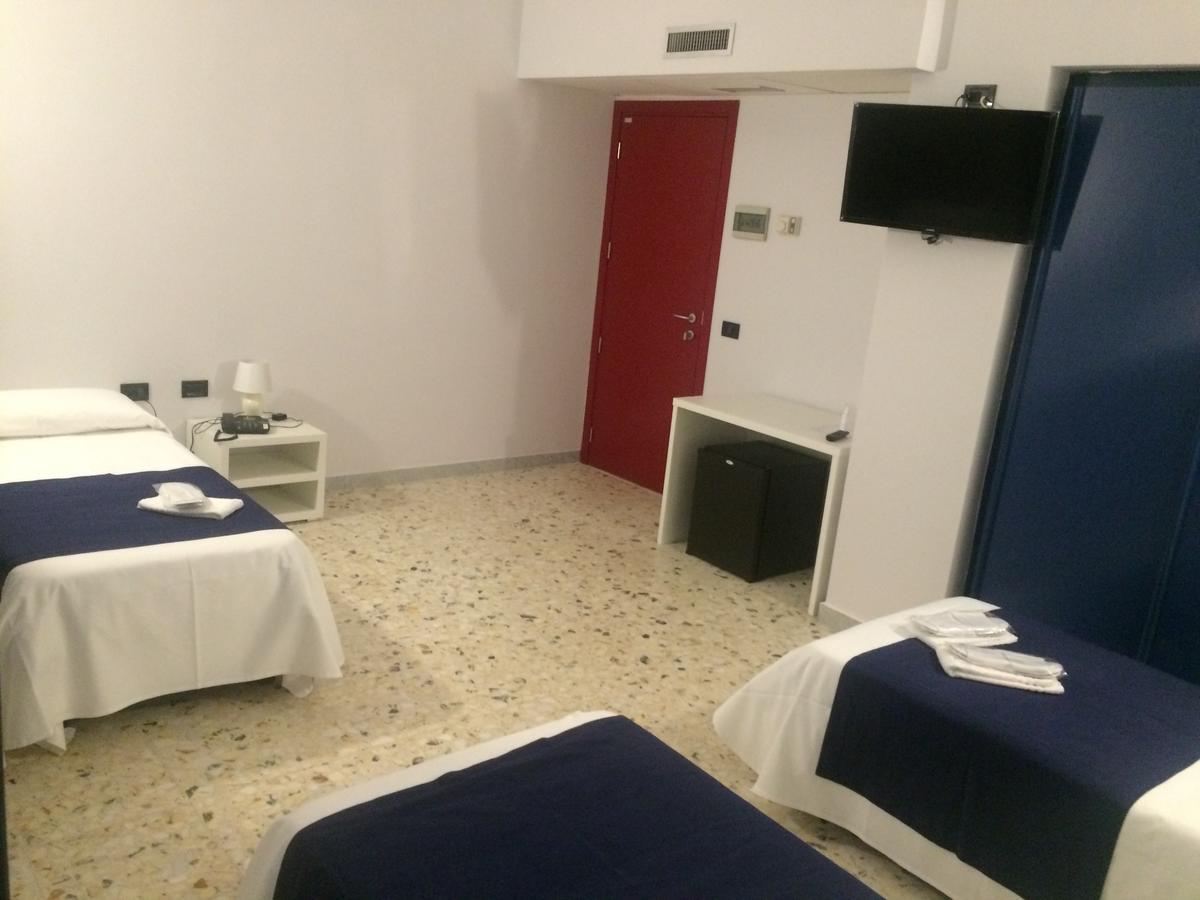Alex & Lorenz Hotel Torvaianica Εξωτερικό φωτογραφία